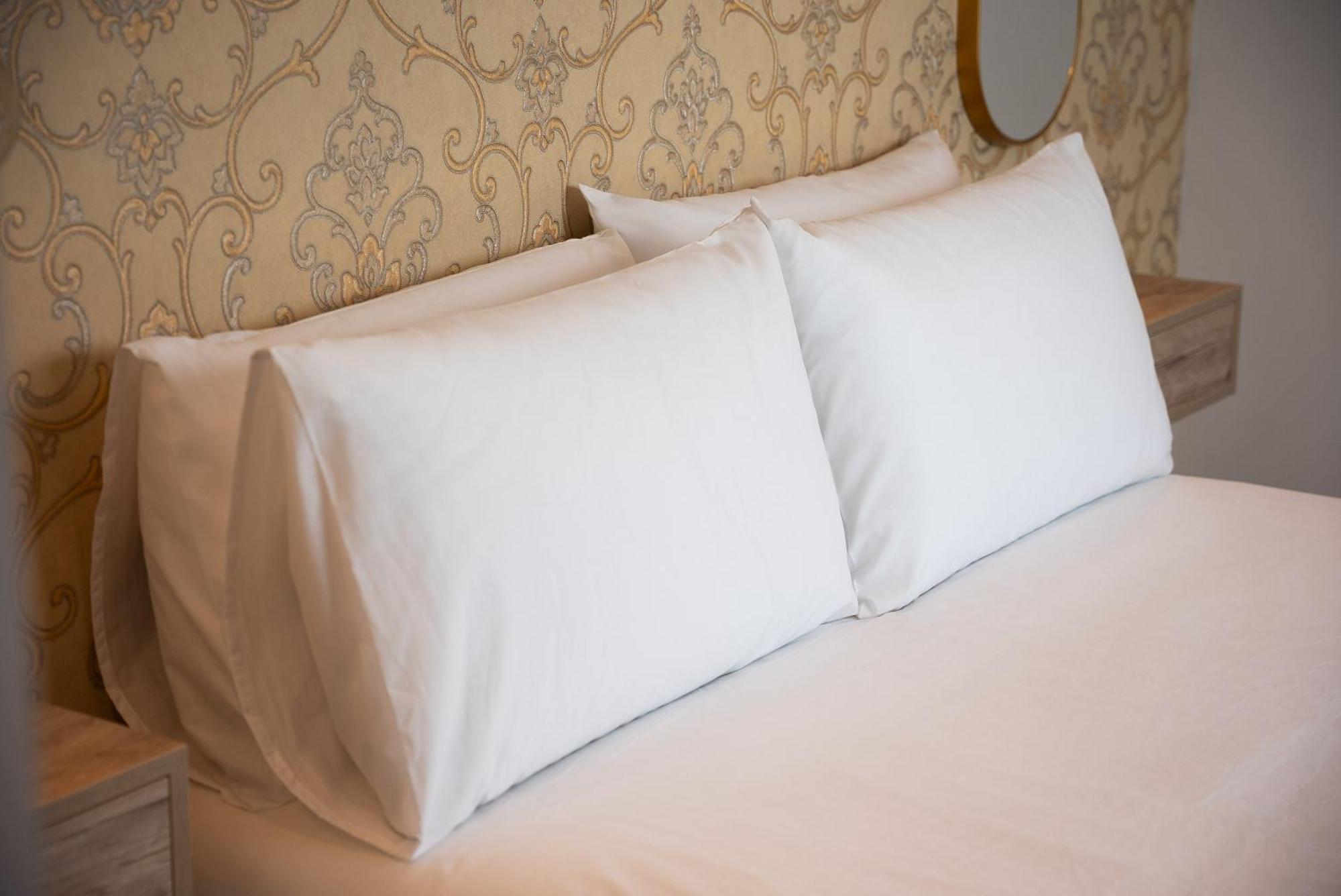 The Orange House Boutique Hotel And Upstairs Rooftop Bar Center Of La Cala De Mijas 100M From The Beach Exteriör bild