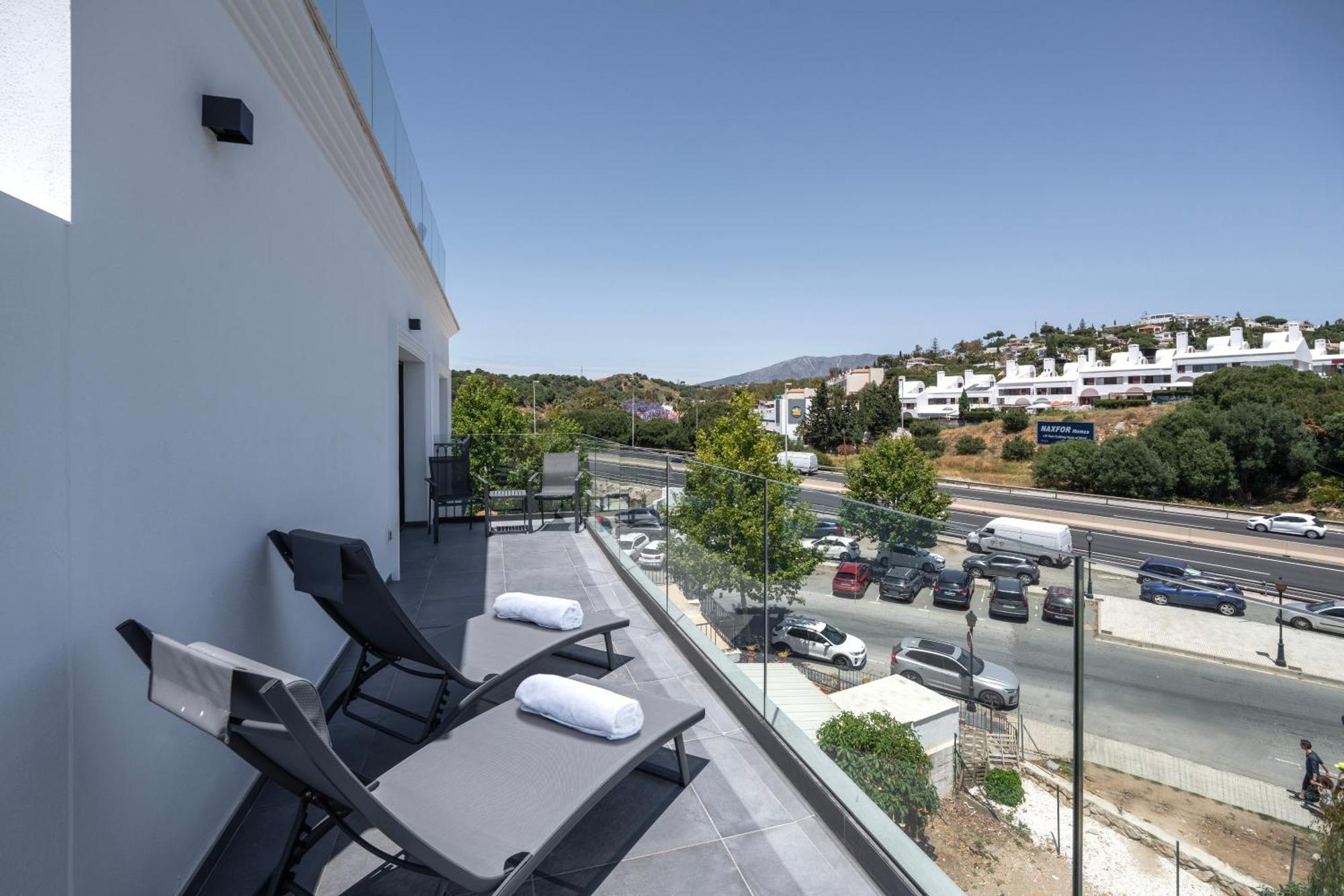 The Orange House Boutique Hotel And Upstairs Rooftop Bar Center Of La Cala De Mijas 100M From The Beach Exteriör bild