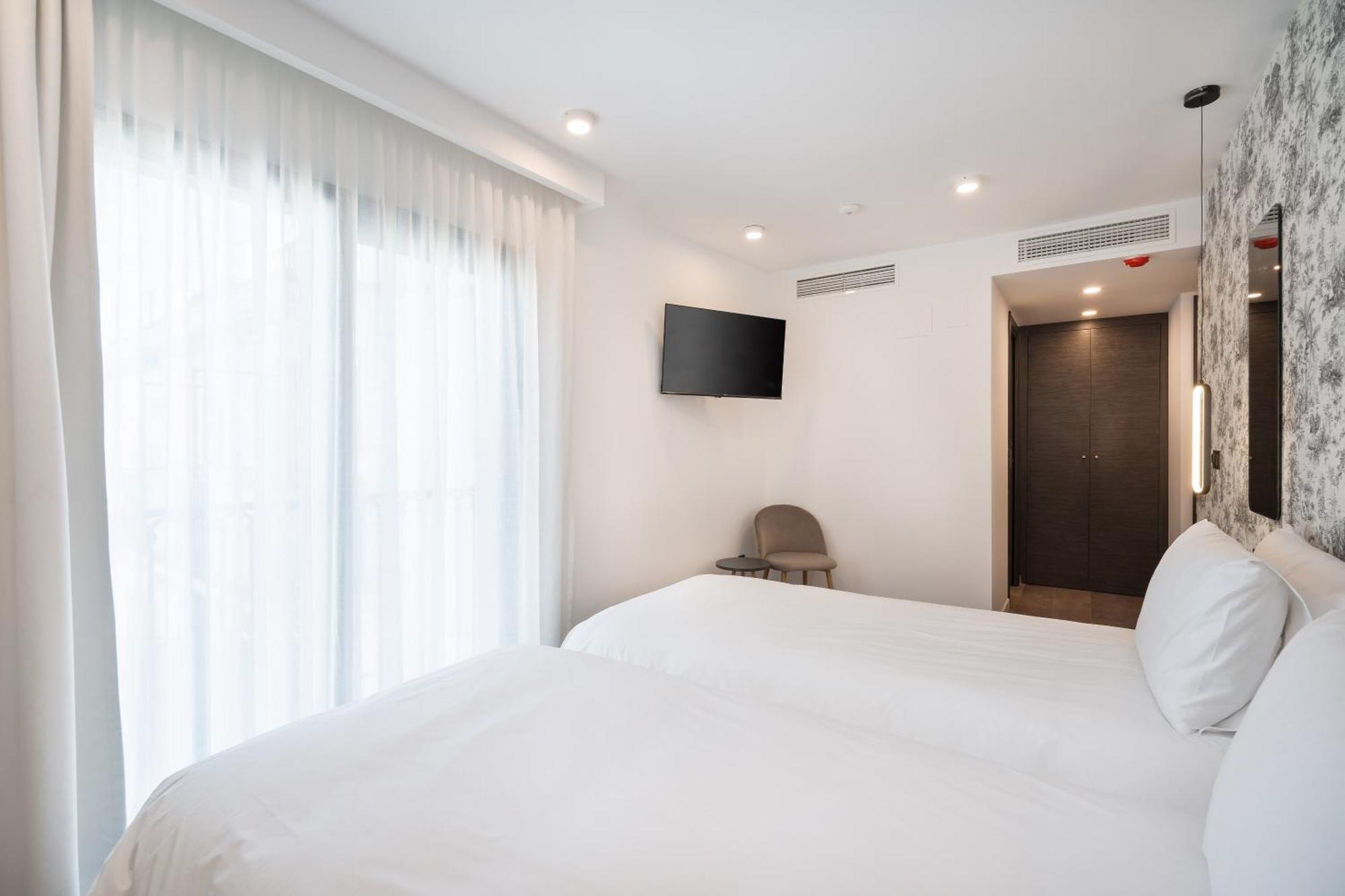 The Orange House Boutique Hotel And Upstairs Rooftop Bar Center Of La Cala De Mijas 100M From The Beach Exteriör bild
