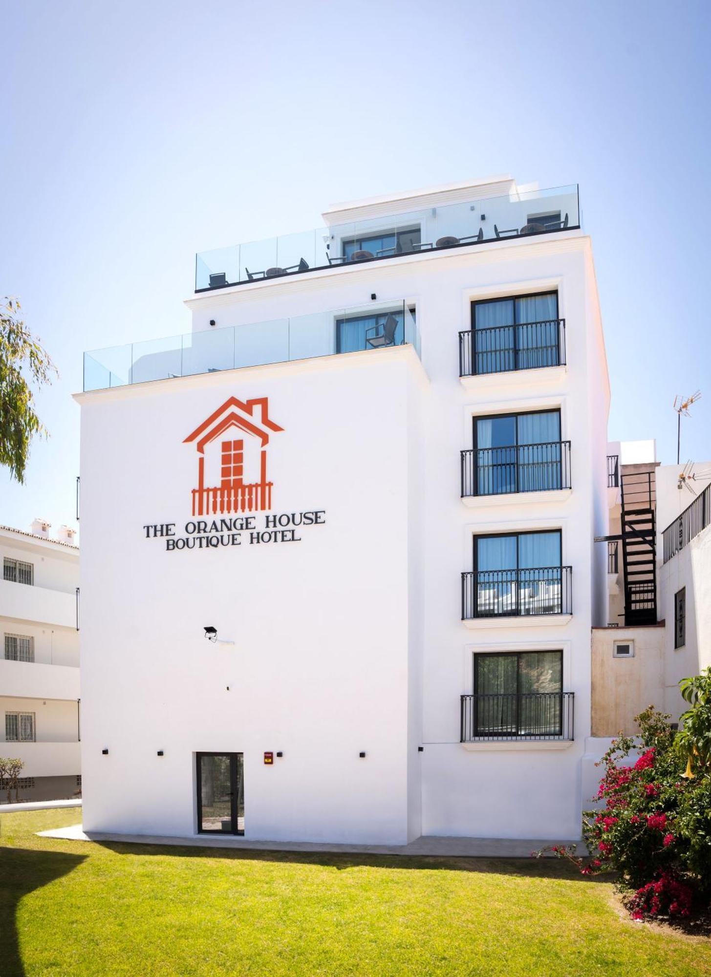 The Orange House Boutique Hotel And Upstairs Rooftop Bar Center Of La Cala De Mijas 100M From The Beach Exteriör bild