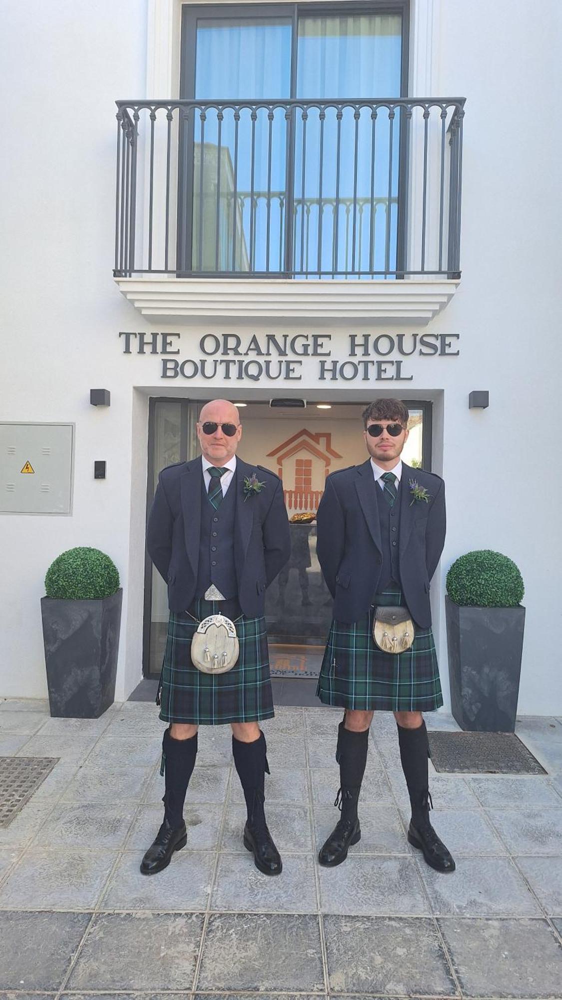 The Orange House Boutique Hotel And Upstairs Rooftop Bar Center Of La Cala De Mijas 100M From The Beach Exteriör bild